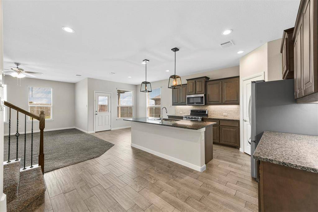 3318 Camden Creek Road, Krum, TX 76249
