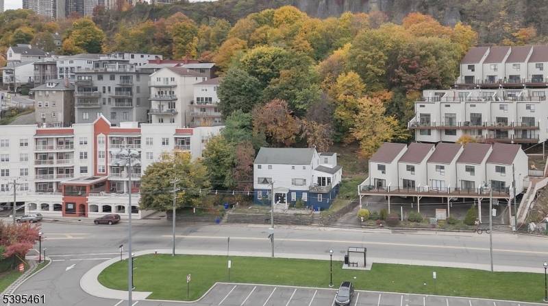 1106-1108 River Rd, Edgewater Boro, NJ 07020