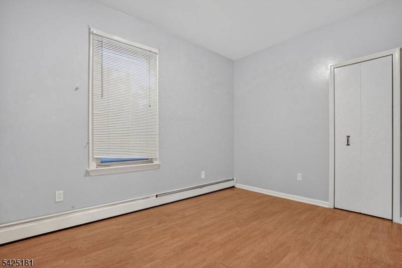 1110 Hampton Pl, Elizabeth City, NJ 07201