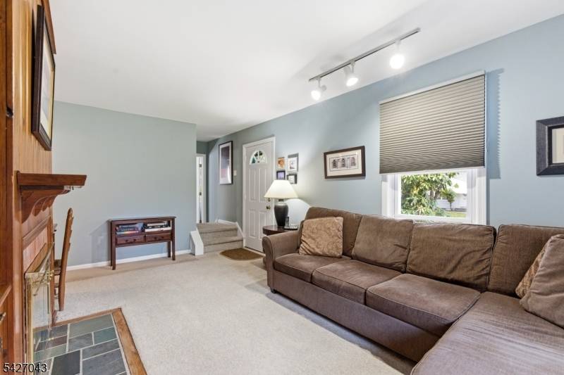 32 Hibernia Rd, Rockaway Twp., NJ 07866