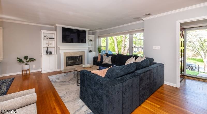 32 Yale St, Maplewood Twp., NJ 07040