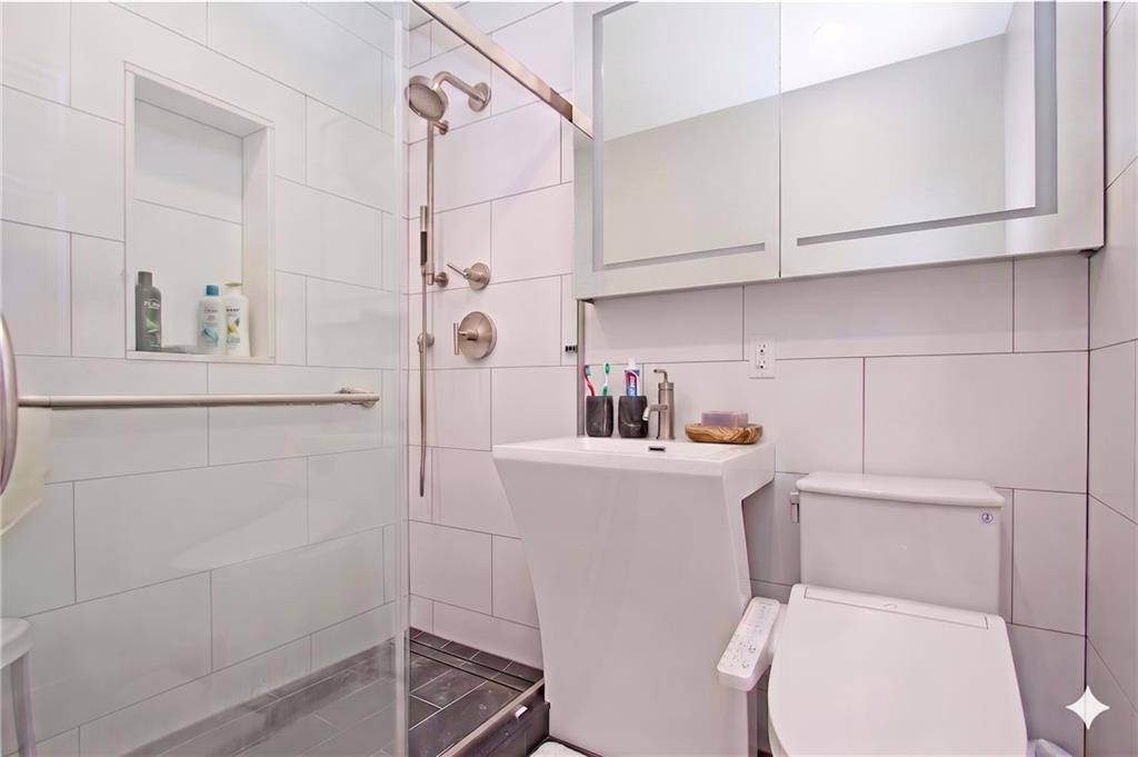 9323 Shore RD #4G, Brooklyn, NY 11209