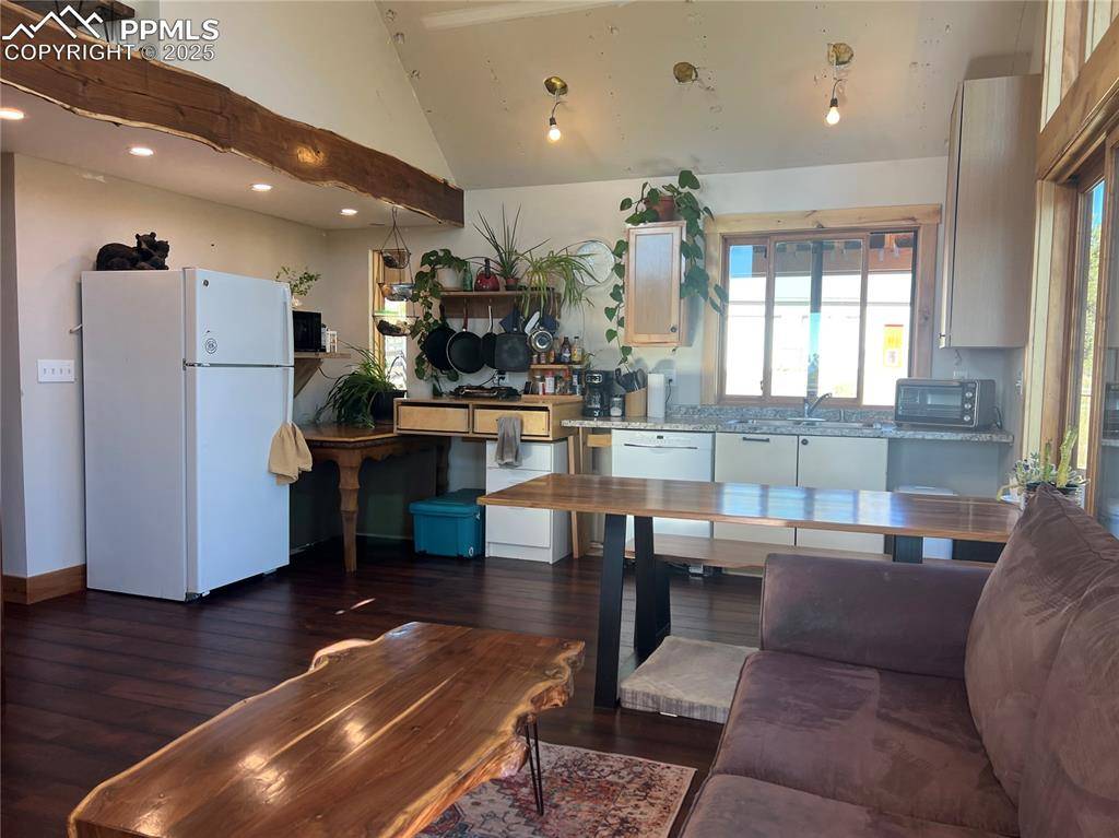254 E Cobb LN, Guffey, CO 80820