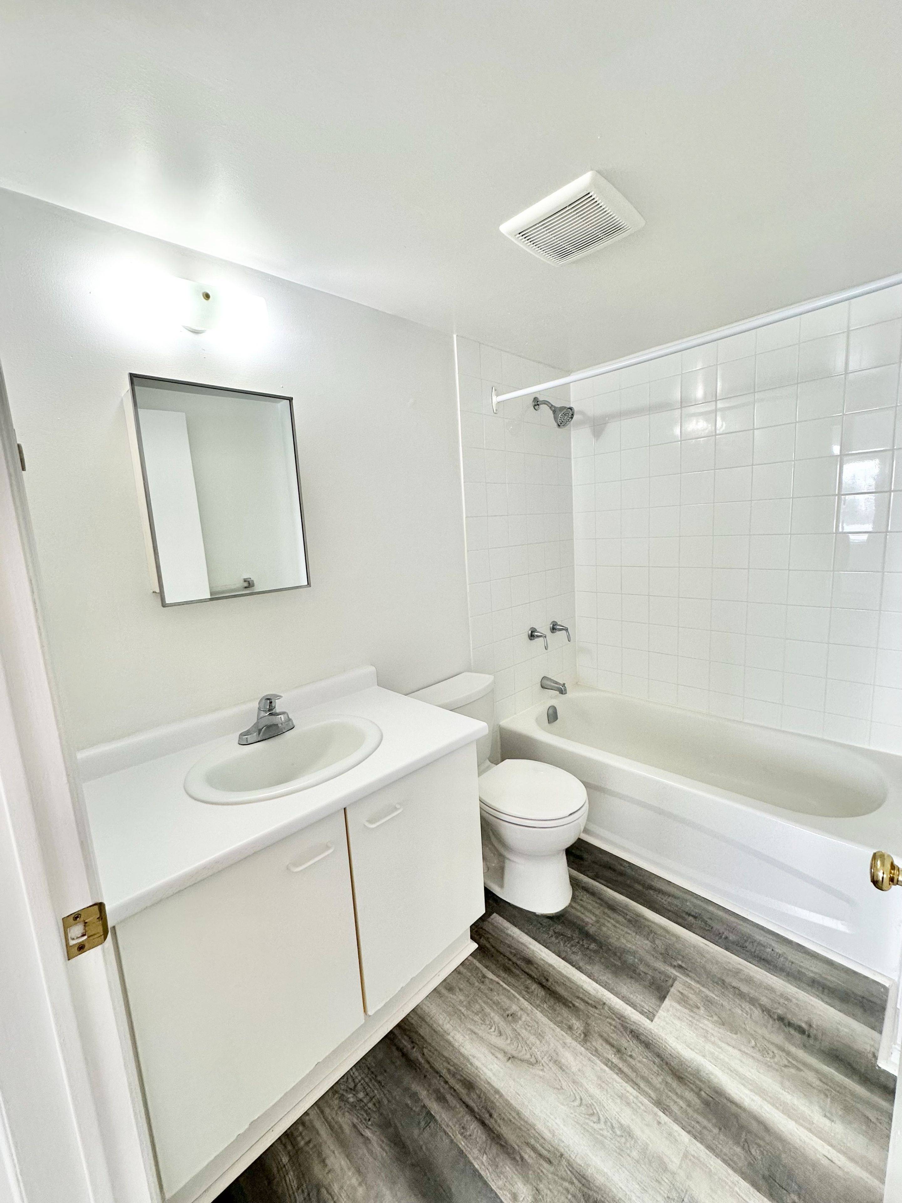 130 Bell Farm RD #314, Barrie, ON L4M 6J4