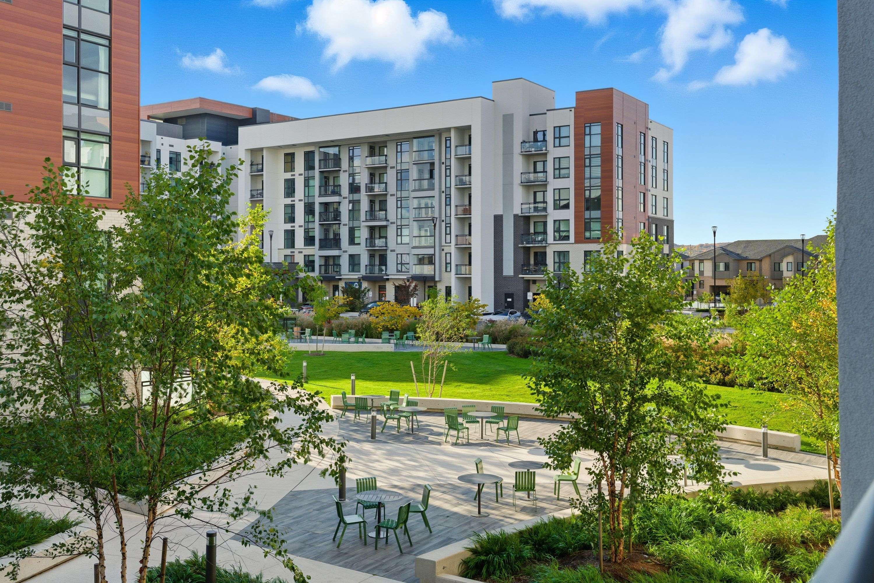 470 Gordon Krantz AVE #204, Milton, ON L9T 2X5