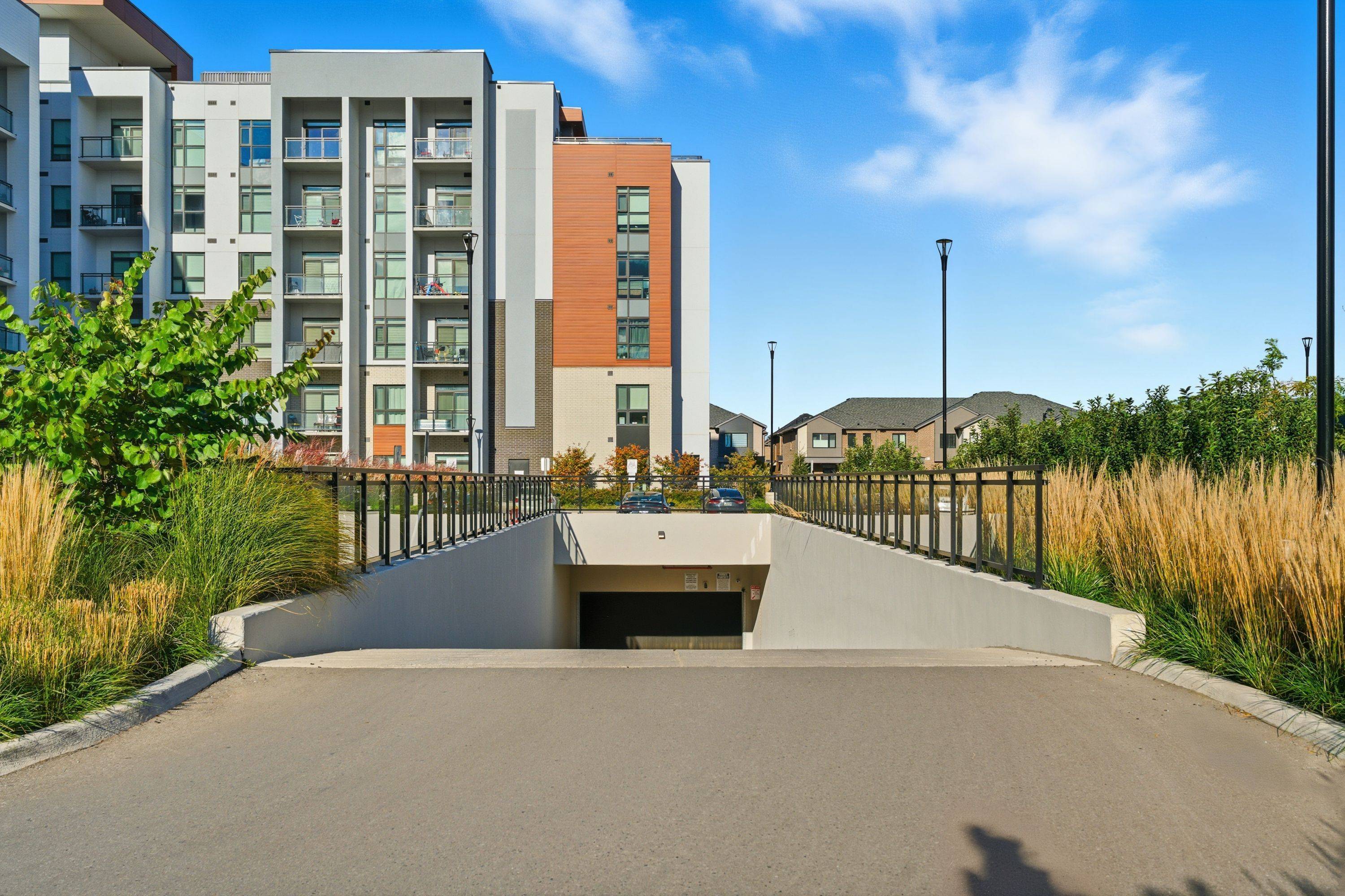 470 Gordon Krantz AVE #204, Milton, ON L9T 2X5