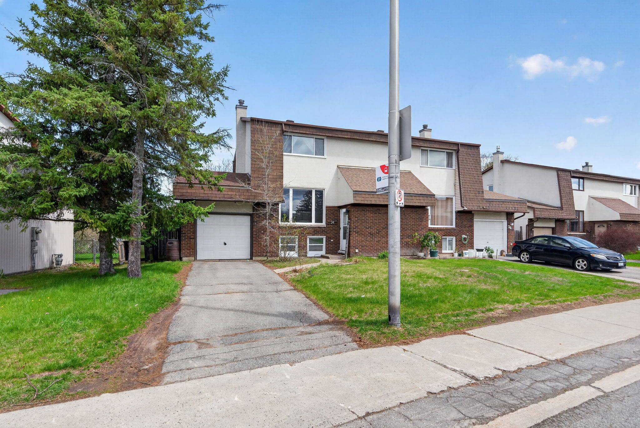 24 Westcliffe RD, Bells Corners And South To Fallowfield, ON K2H 7X4
