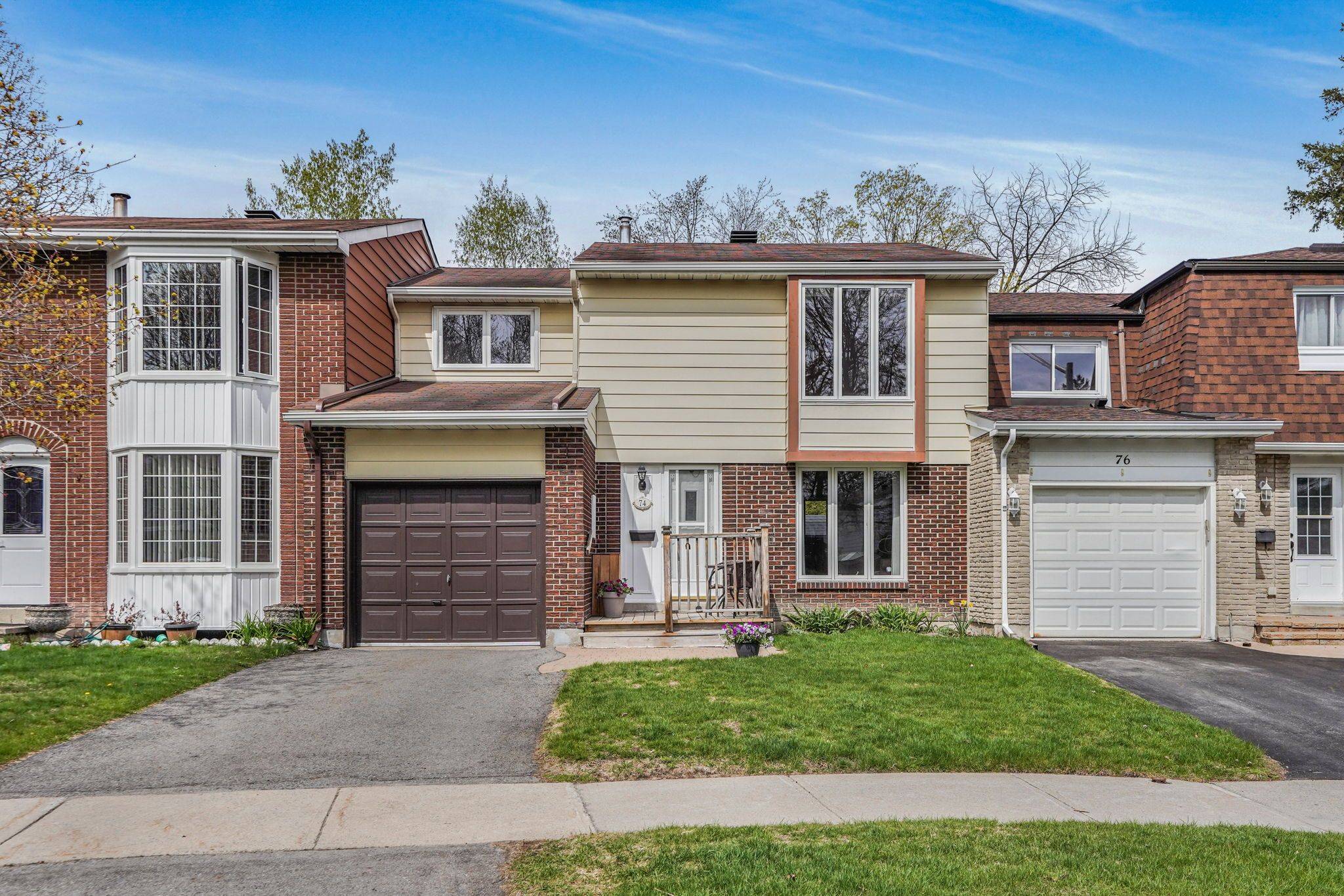 74 Valewood CRES, Blackburn Hamlet, ON K1B 4E8