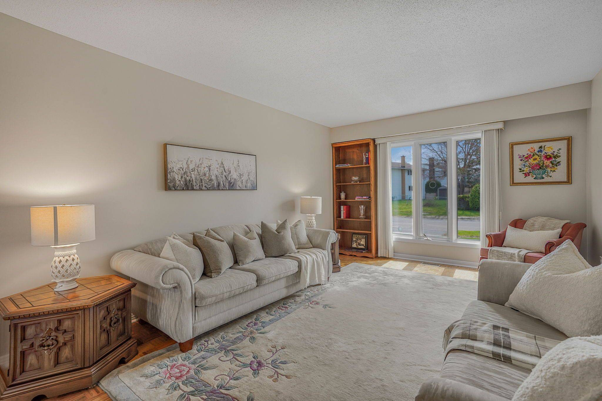 74 Valewood CRES, Blackburn Hamlet, ON K1B 4E8