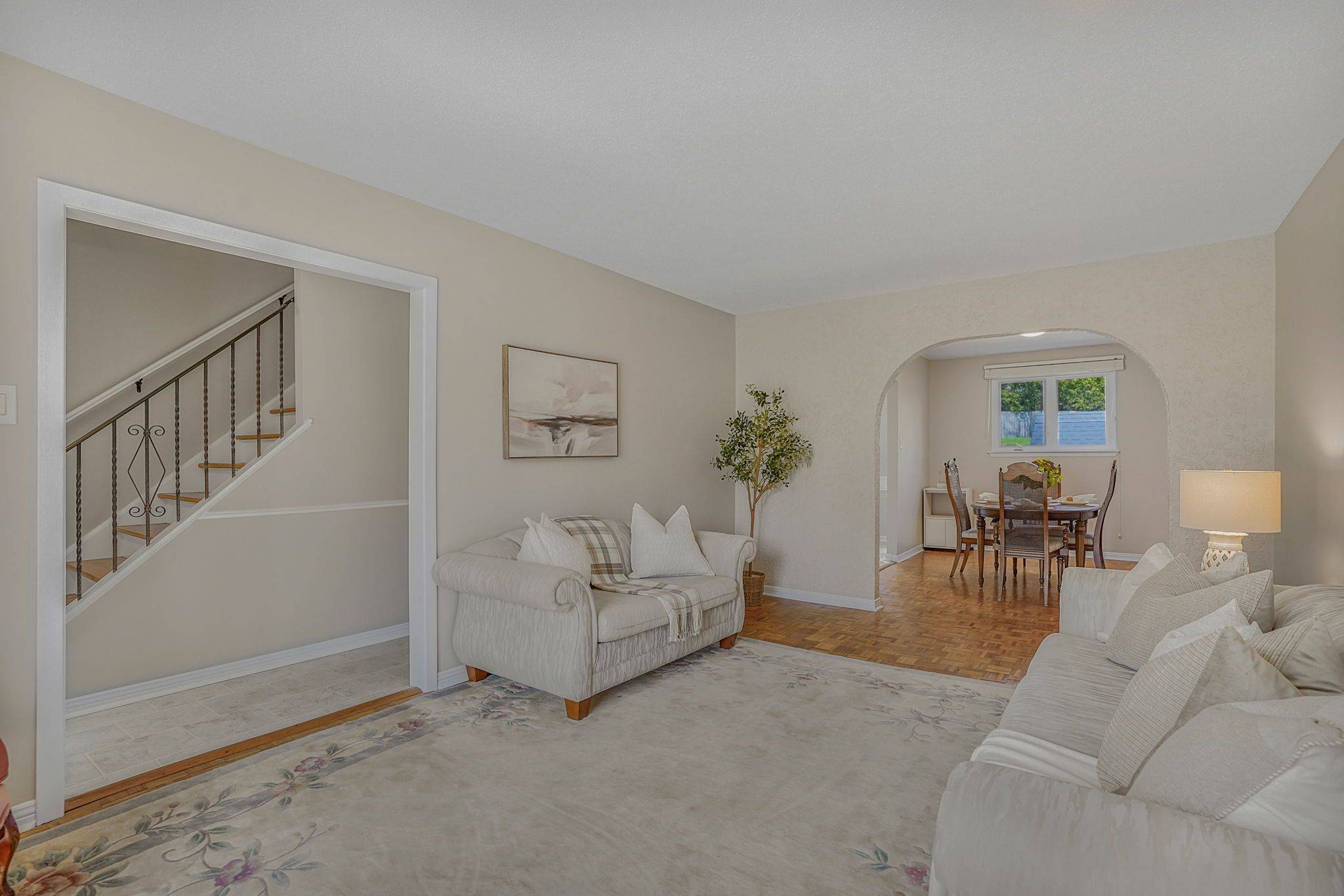 74 Valewood CRES, Blackburn Hamlet, ON K1B 4E8