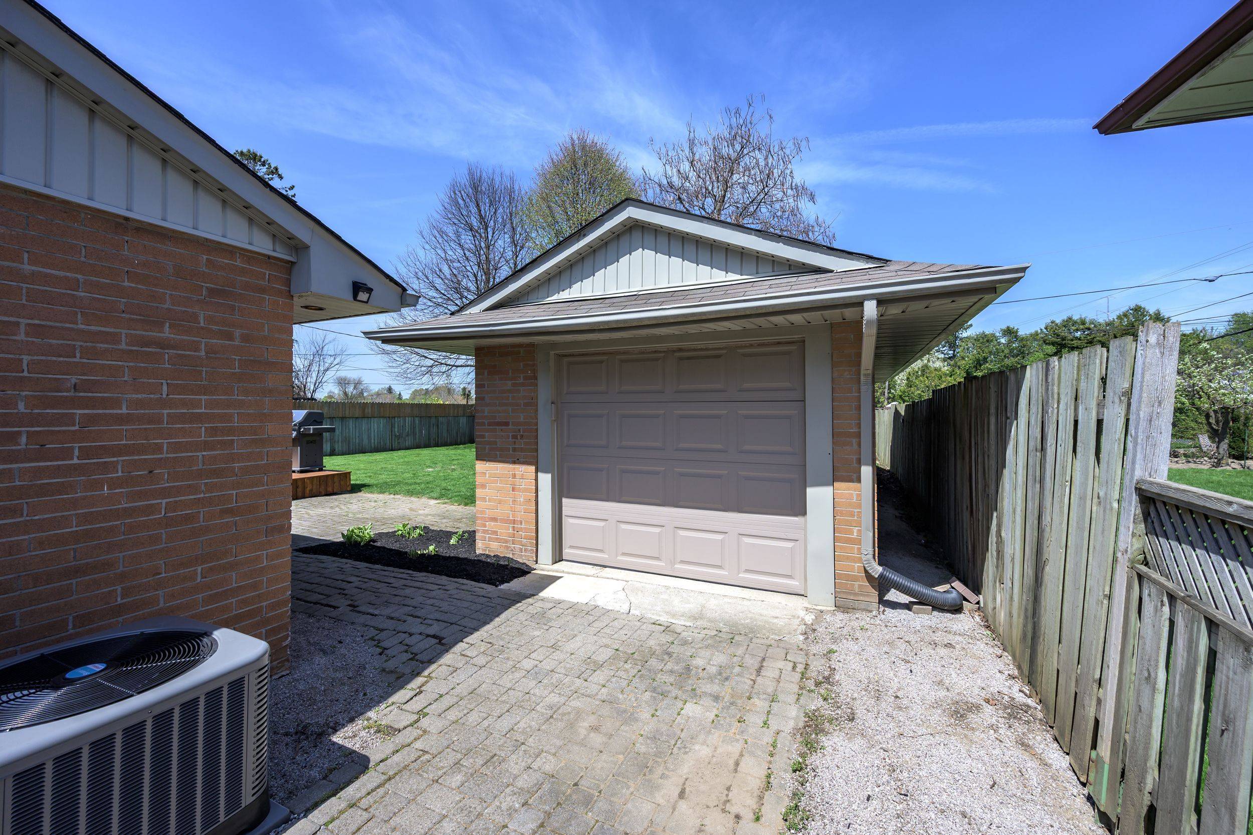 86 TEWKSBURY CRES, London East, ON N5V 2M8