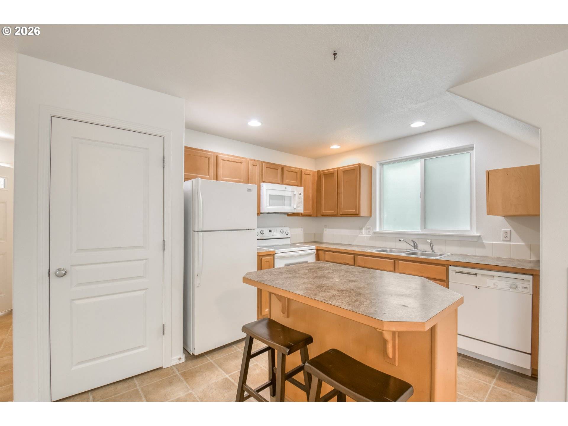 8680 S HOLLYHOCK ST, Rockaway Beach, OR 97136