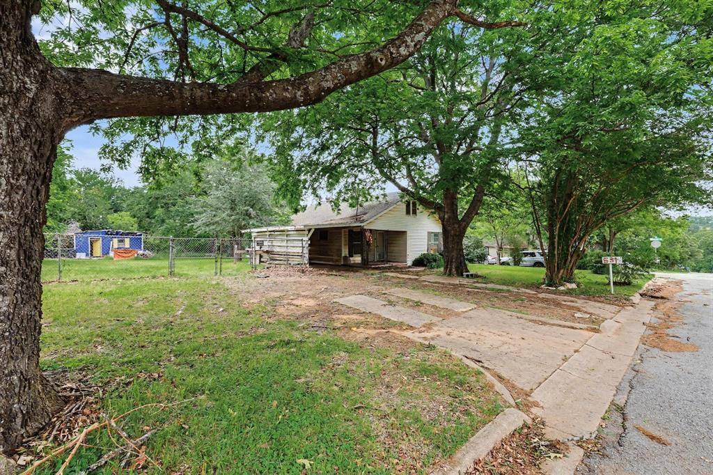 531 E Day Street, Denison, TX 75021