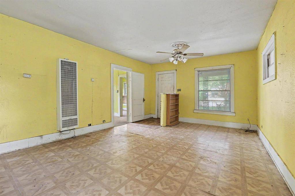 531 E Day Street, Denison, TX 75021