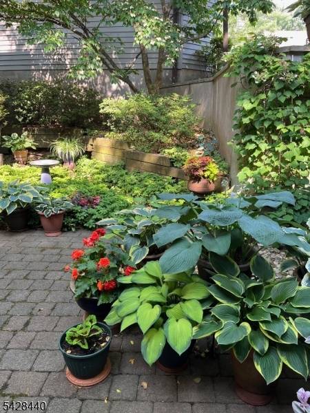 240 Mountain View Dr, Mahwah Twp., NJ 07430