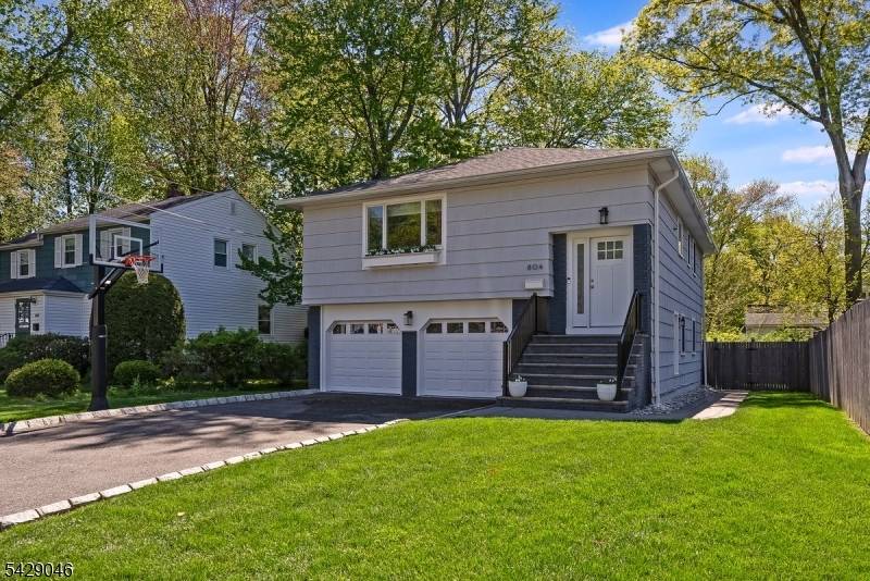 804 Coolidge St, Westfield Town, NJ 07090