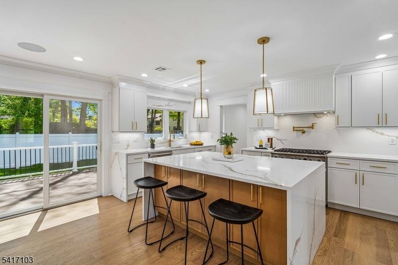 4 Holmes Ave, New Providence Boro, NJ 07974