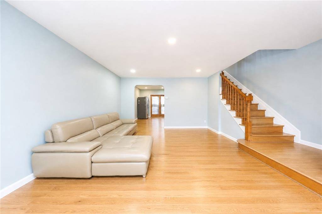 152 Bay 40th ST, Brooklyn, NY 11214