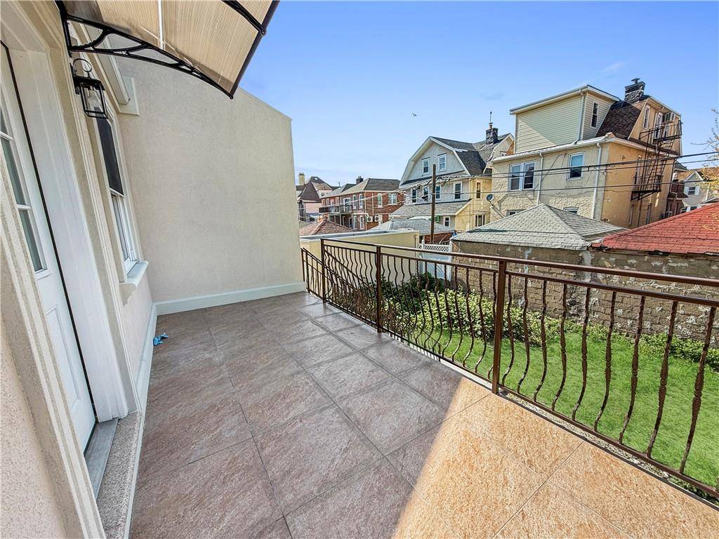 3735 Cypress AVE, Brooklyn, NY 11224