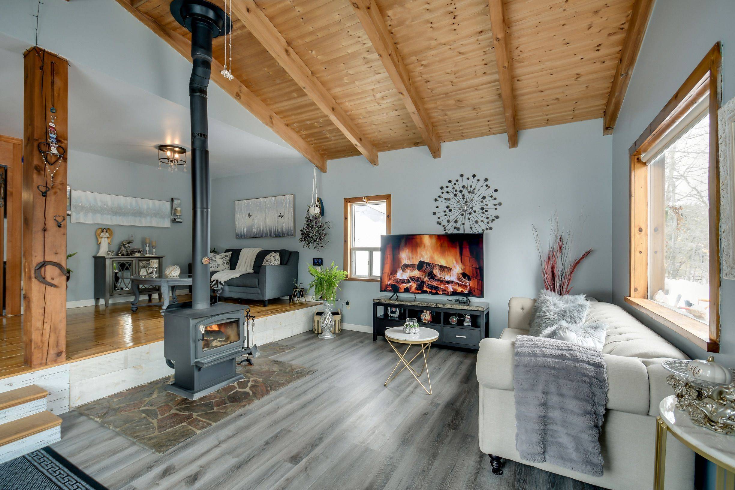 1017 BARLOCHAN RD, Muskoka Lakes, ON P1P 1R2