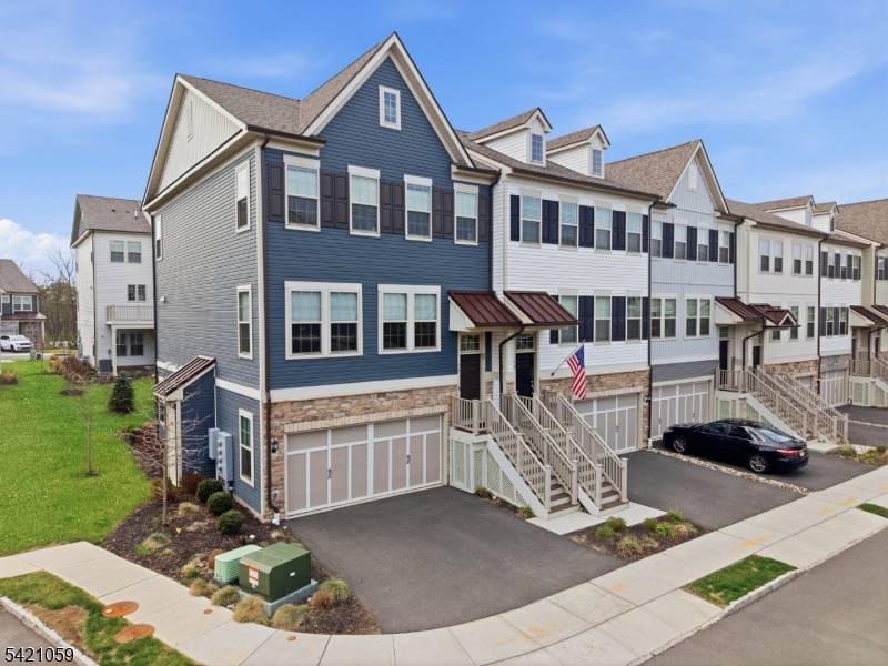 12 Marigold Ct, Warren Twp., NJ 07059