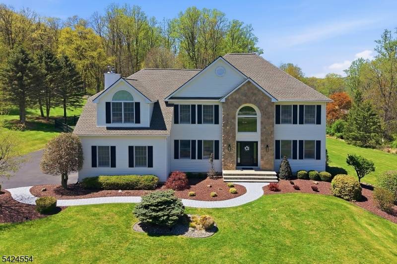 1 Samantha Ln, Washington Twp., NJ 07830