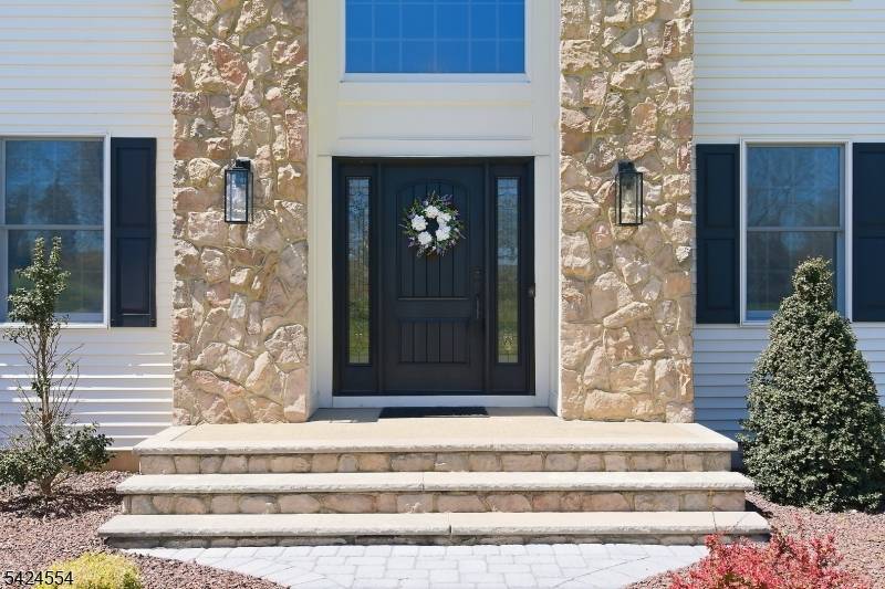 1 Samantha Ln, Washington Twp., NJ 07830