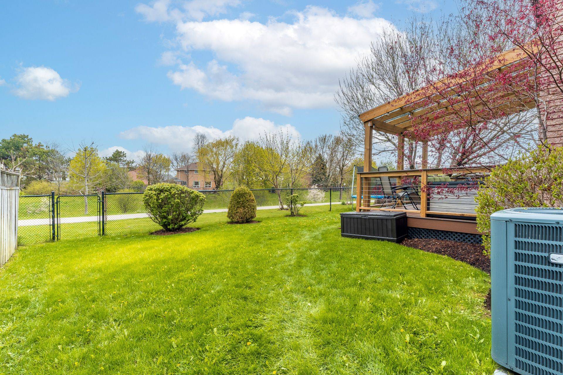 98 Glenhollow DR, Hamilton, ON K8J 3R4