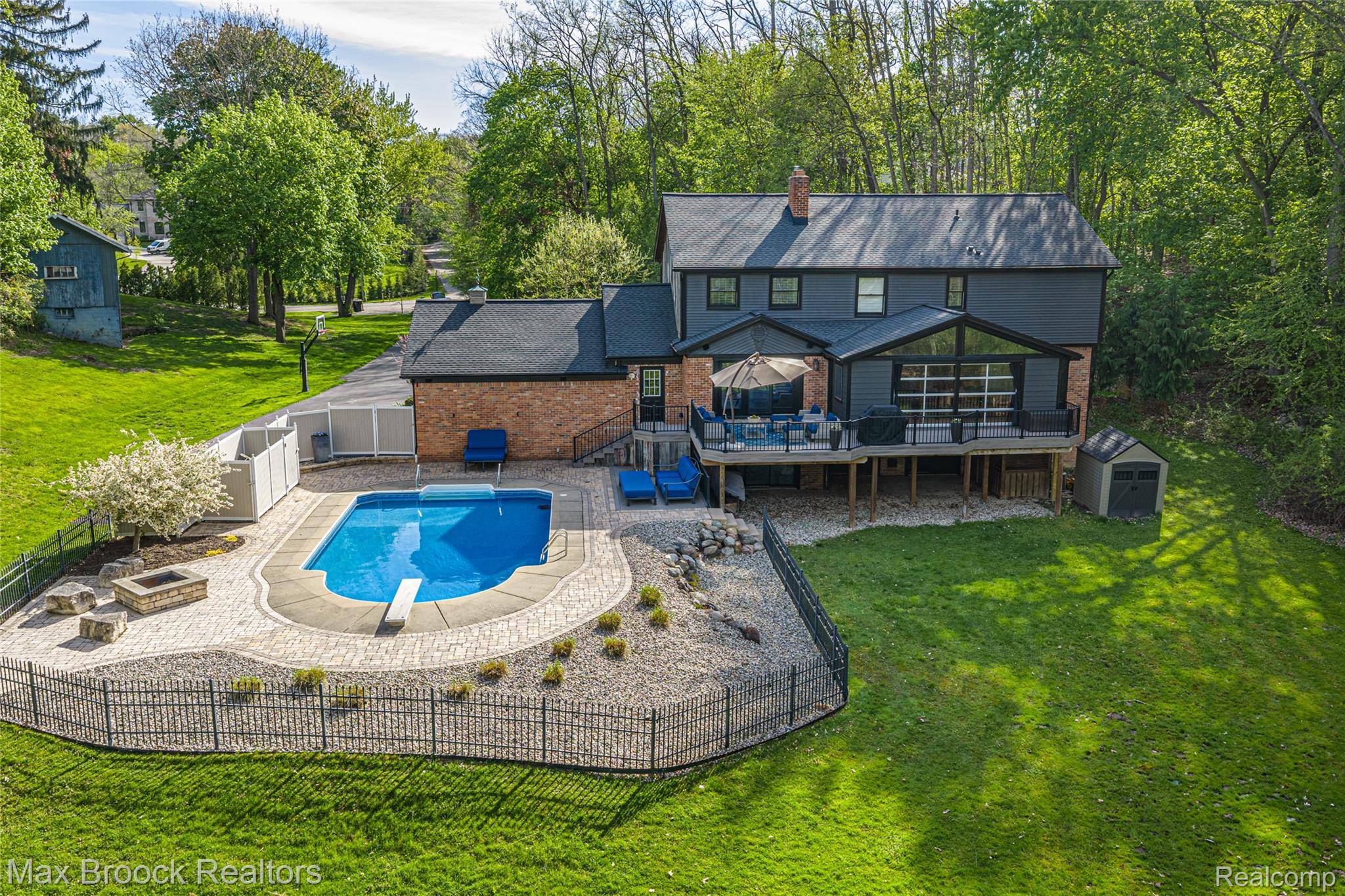 1547 Kensington RD, Bloomfield Charter Township, MI 48304