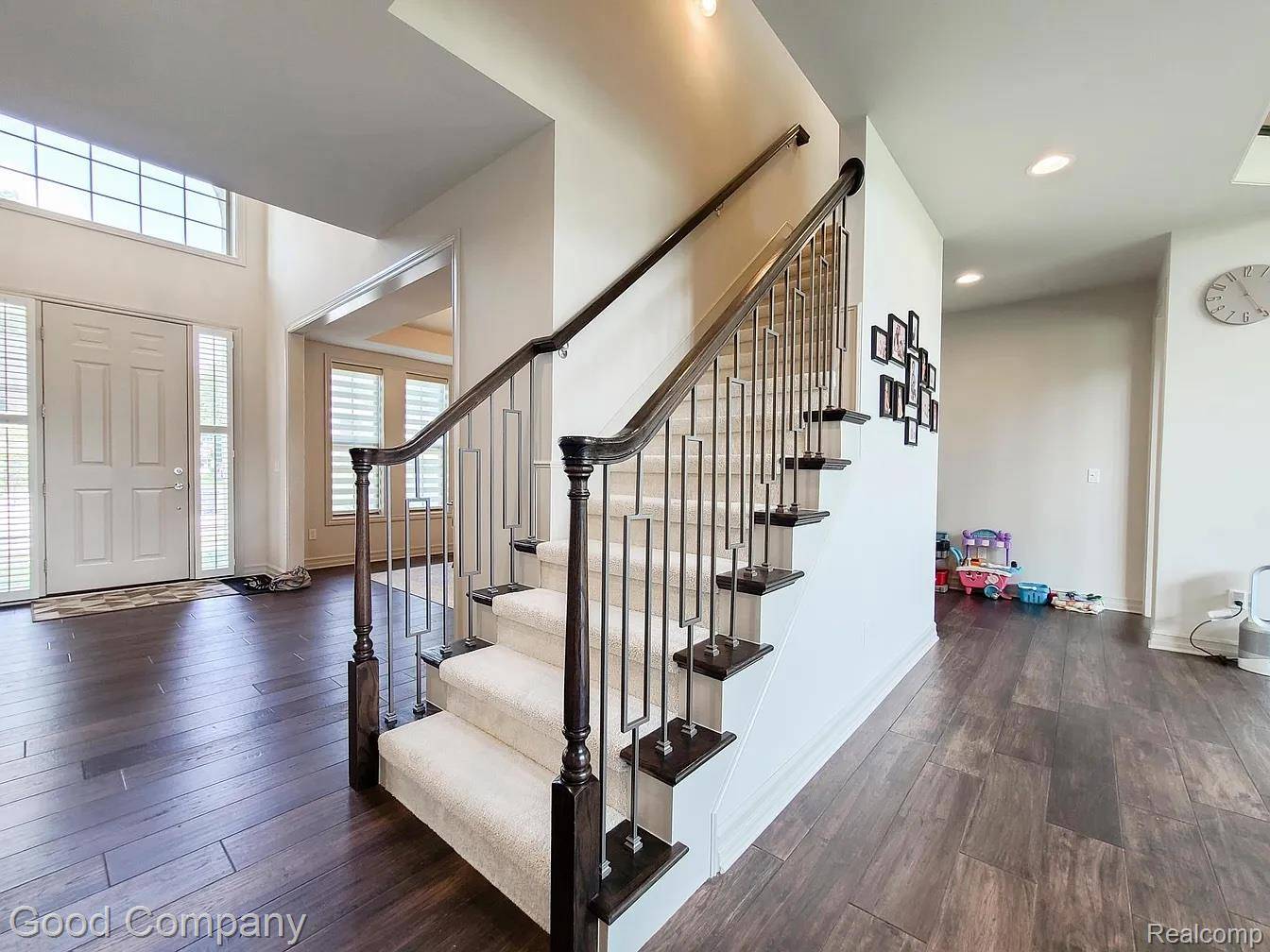 5342 Rangemore DR, Troy, MI 48085