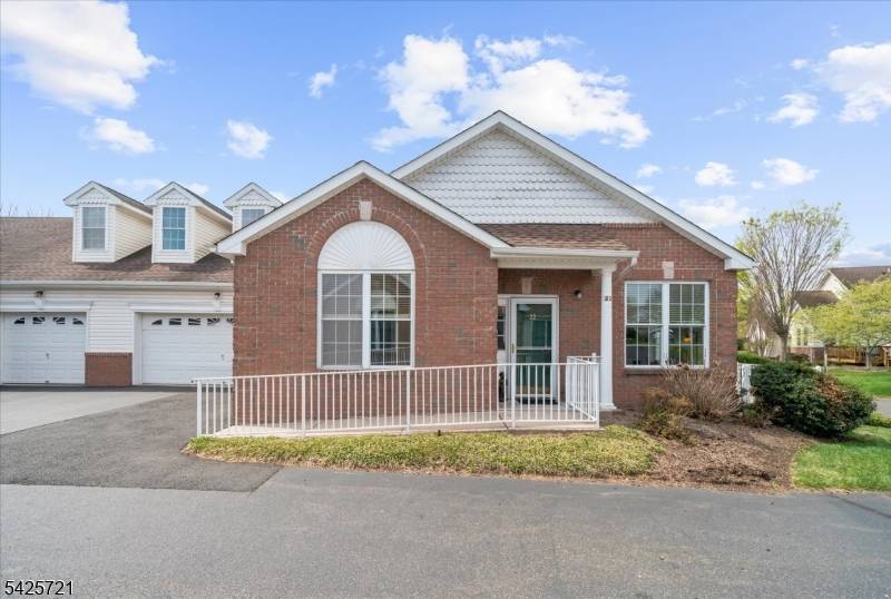 22 Samson Dr, Raritan Twp., NJ 08822
