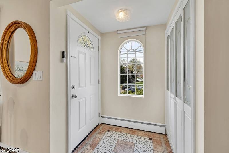 242 Amherst Ave, Woodbridge Twp., NJ 07067