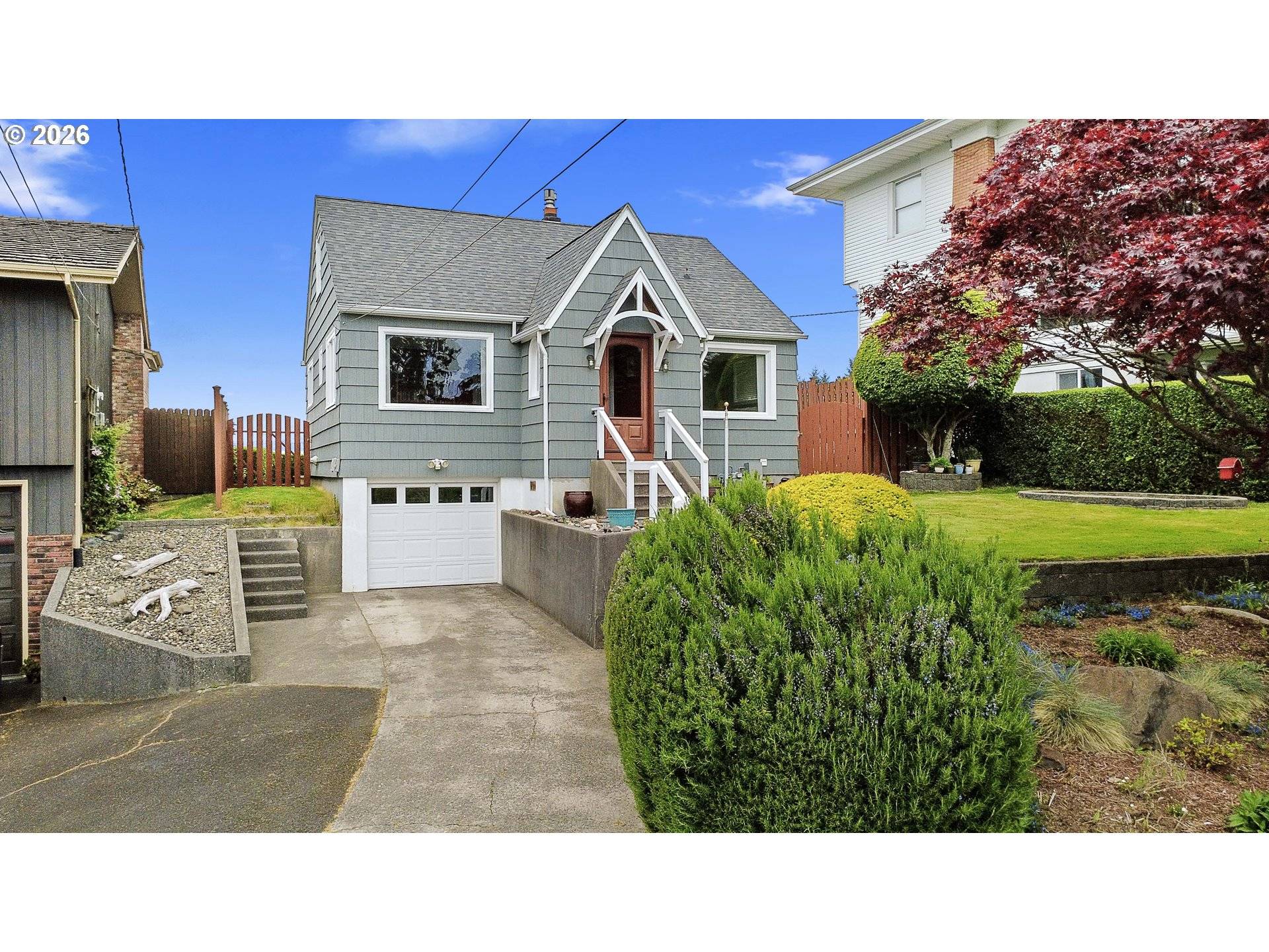570 W LEXINGTON AVE, Astoria, OR 97103