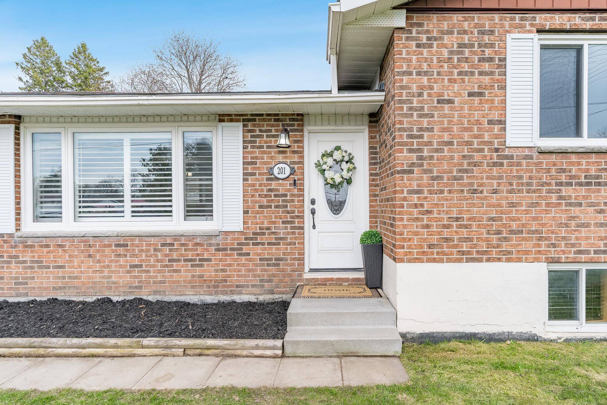 201 Christopher ST, Clearview, ON L0M 1S0