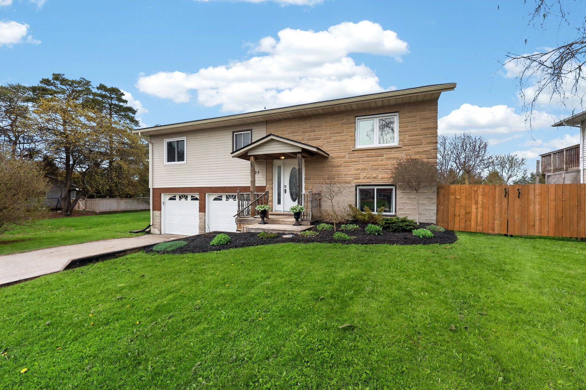 225 Carrol ST, Wellington North, ON N0G 1A0