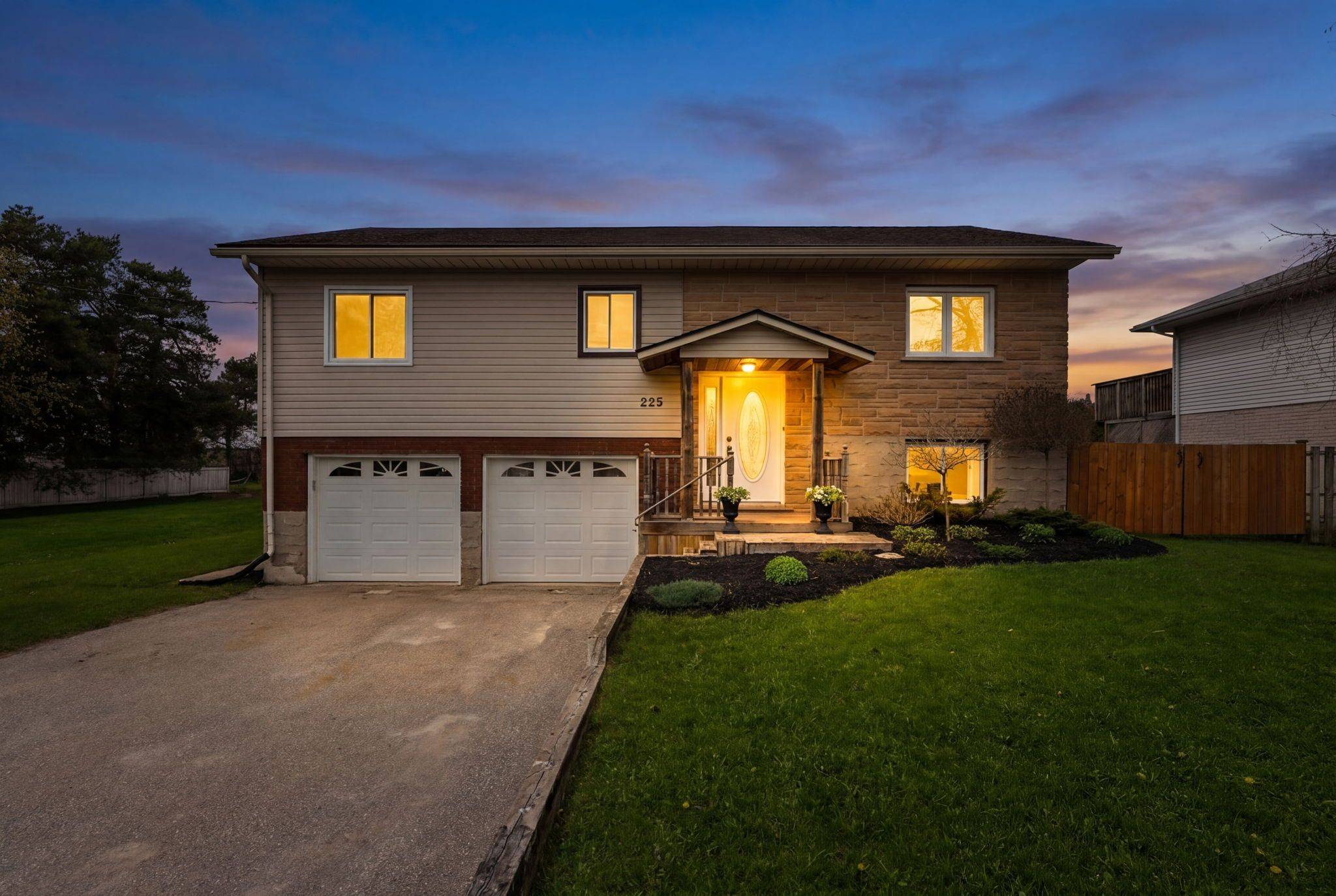 225 Carrol ST, Wellington North, ON N0G 1A0