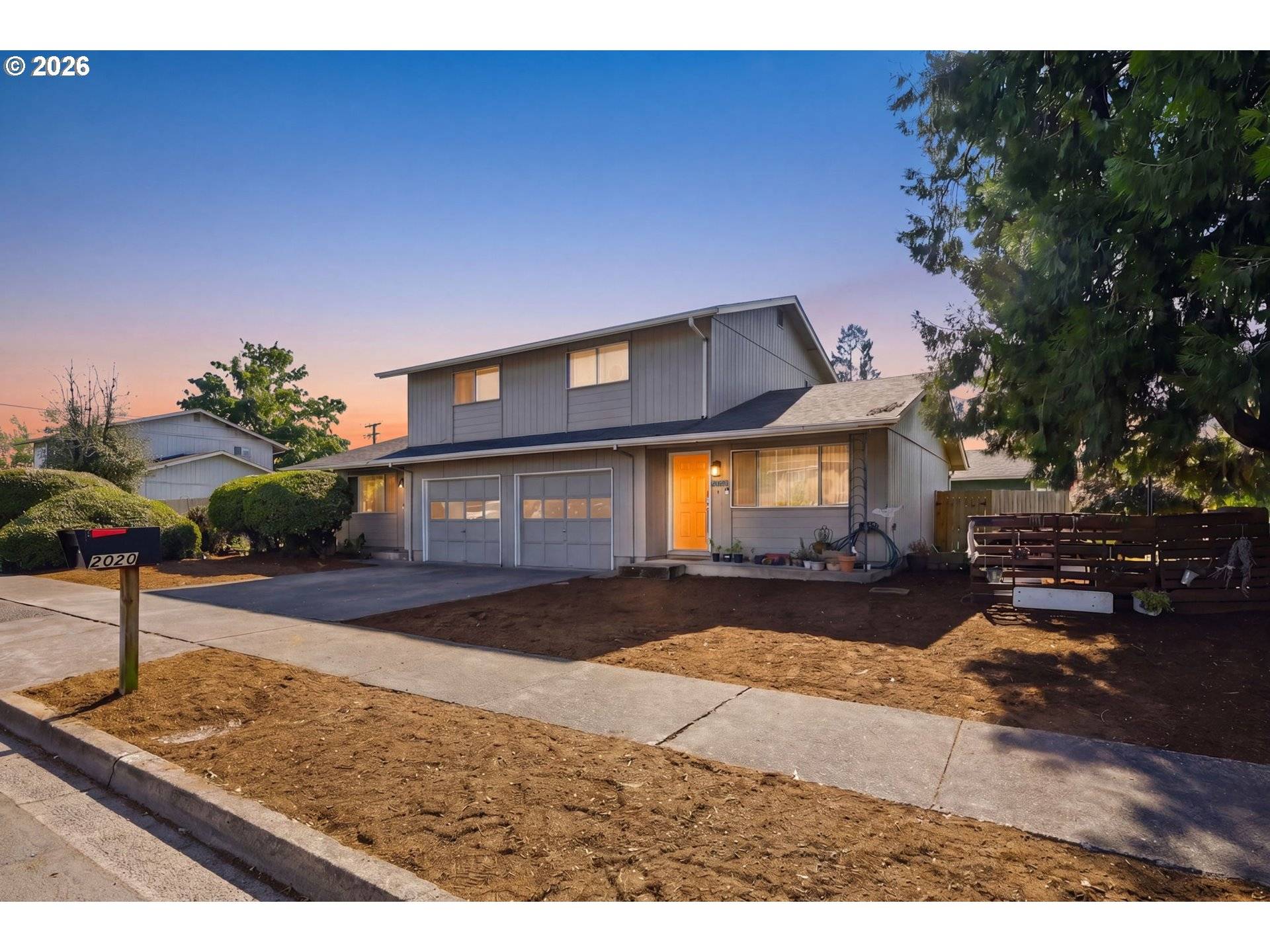 2018 DEBRA DR, Springfield, OR 97477