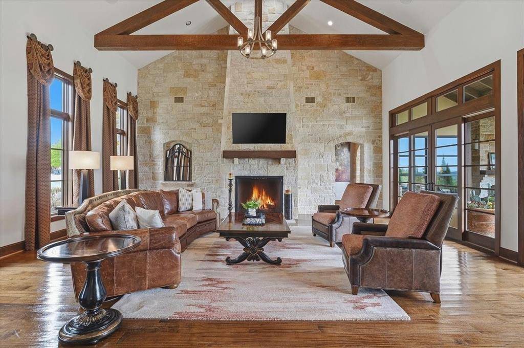 250 Falcon Ridge, Aledo, TX 76008