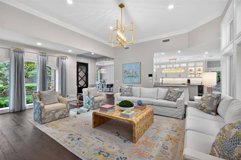 6011 Twin Coves Street, Dallas, TX 75248
