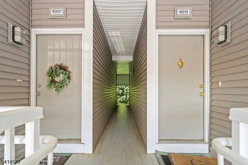 9207 Tamarron Dr, Plainsboro Twp., NJ 08536