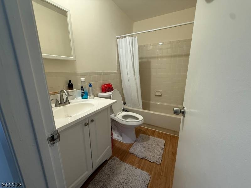 710 N Oaks Blvd, North Brunswick Twp., NJ 08902