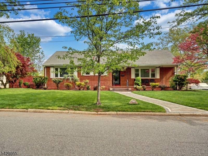 857 Grove St, Rahway City, NJ 07065