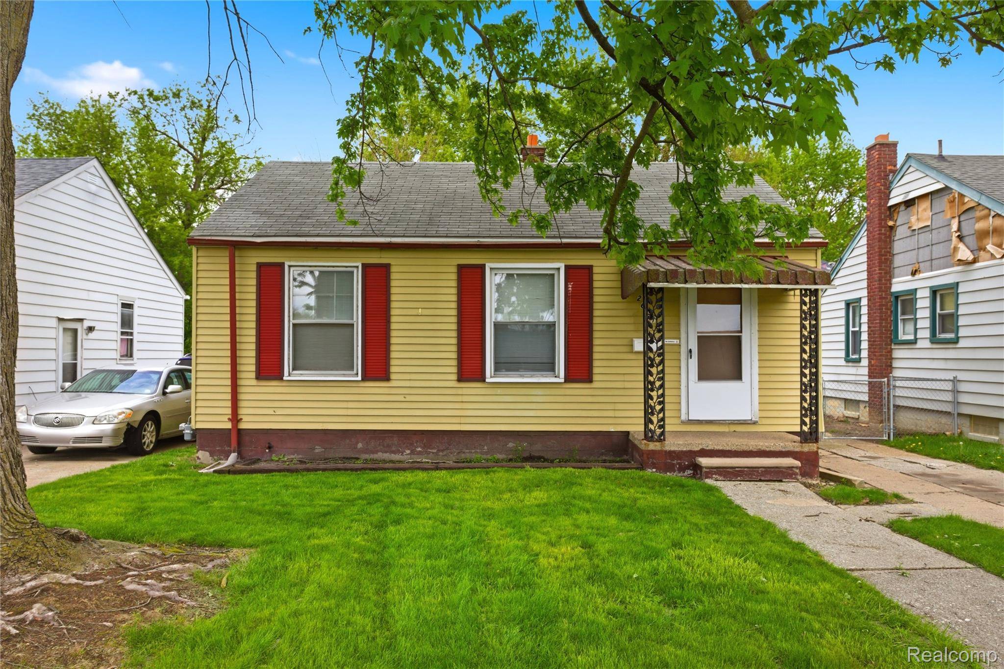26316 Powers AVE, Dearborn Heights, MI 48125
