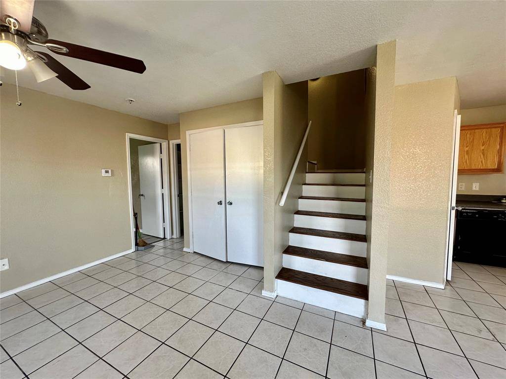 307 Kings Way Drive, Mansfield, TX 76063