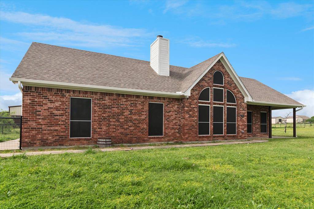 6005 Hawkeye Road, Krum, TX 76249