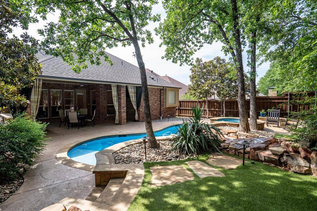 4349 Crestwood Court, Grapevine, TX 76051