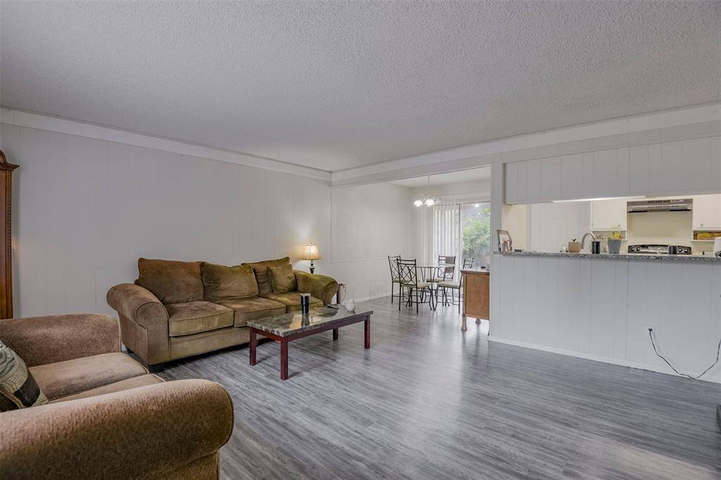 625 NW Renfro Street, Burleson, TX 76028