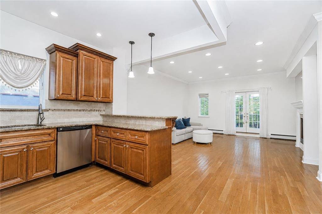 1023 72nd ST #3A, Brooklyn, NY 11228