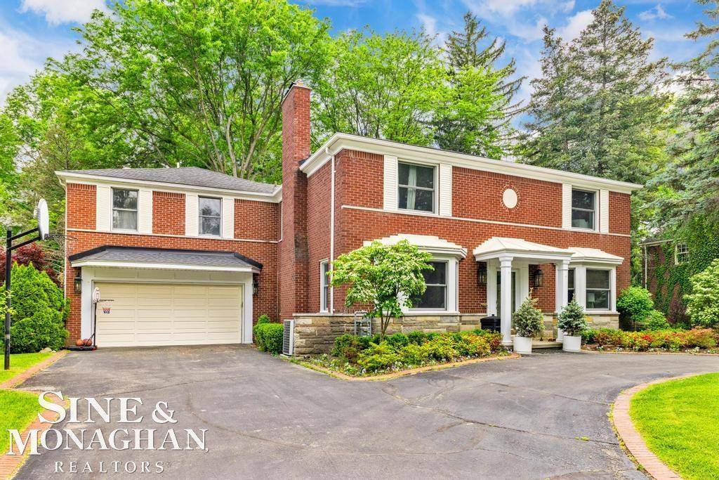 565 Lochmoor BLVD, Grosse Pointe Woods, MI 48236