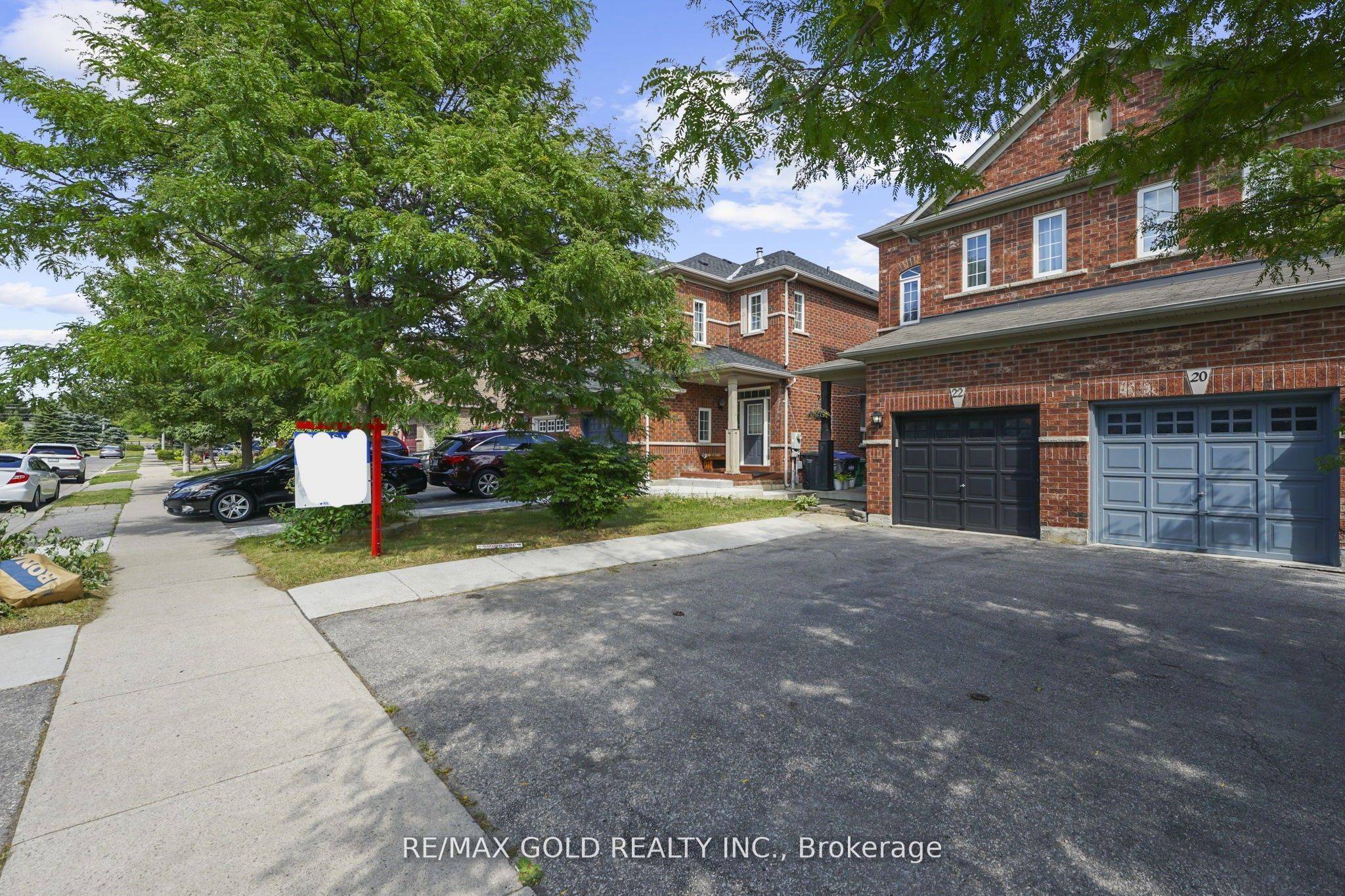 22 Nathaniel CRES, Brampton, ON L6Y 5M5
